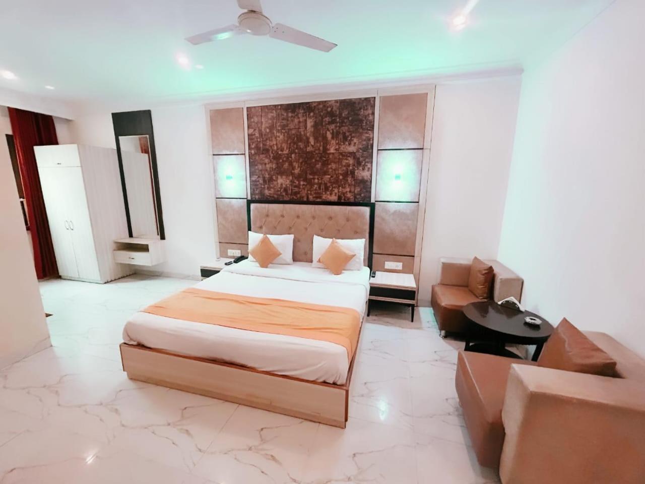 Hotel The Almora By Rs Global Near By Delhi International Airport With - Free Airport Drop Neu-Delhi Exterior foto