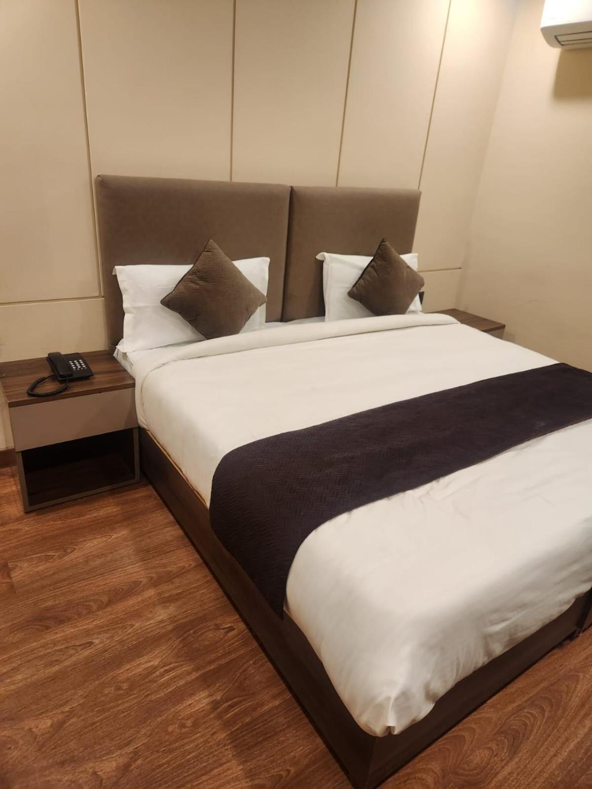 Hotel The Almora By Rs Global Near By Delhi International Airport With - Free Airport Drop Neu-Delhi Exterior foto