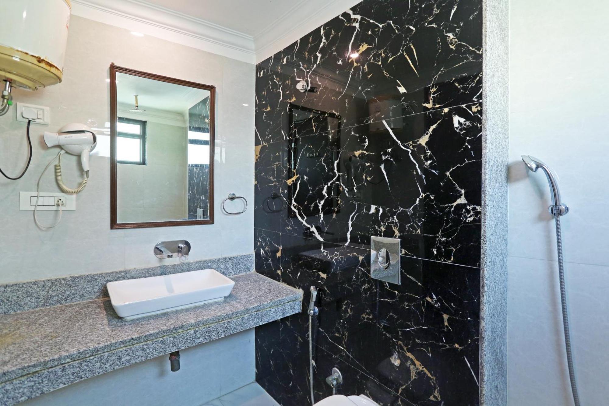 Hotel The Almora By Rs Global Near By Delhi International Airport With - Free Airport Drop Neu-Delhi Exterior foto