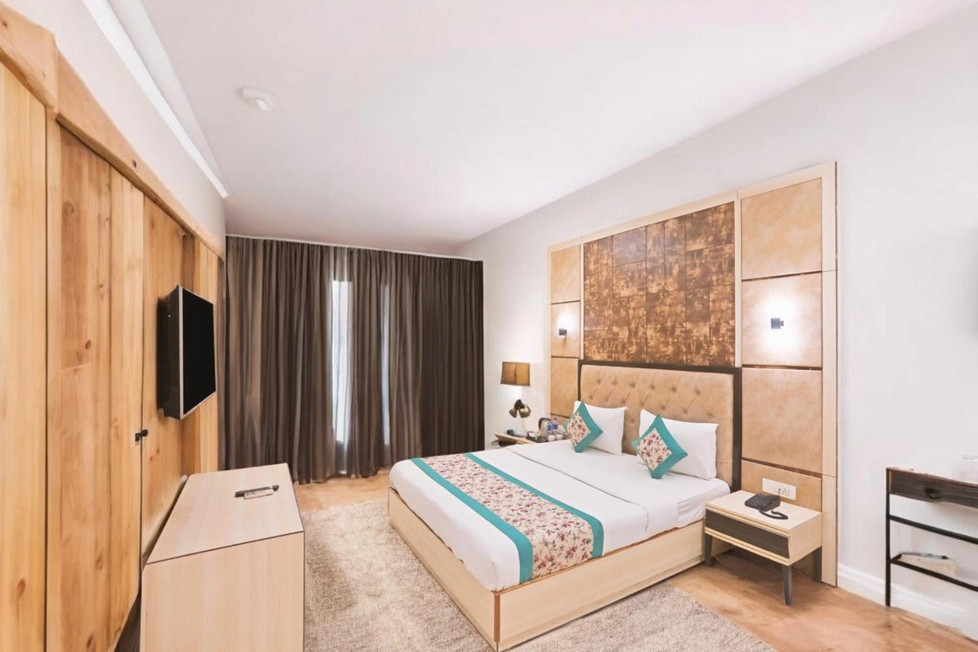 Hotel The Almora By Rs Global Near By Delhi International Airport With - Free Airport Drop Neu-Delhi Exterior foto