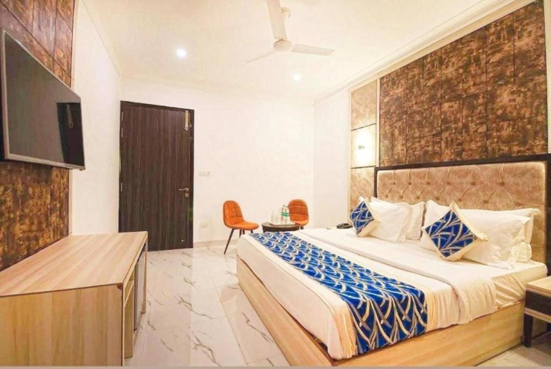 Hotel The Almora By Rs Global Near By Delhi International Airport With - Free Airport Drop Neu-Delhi Exterior foto