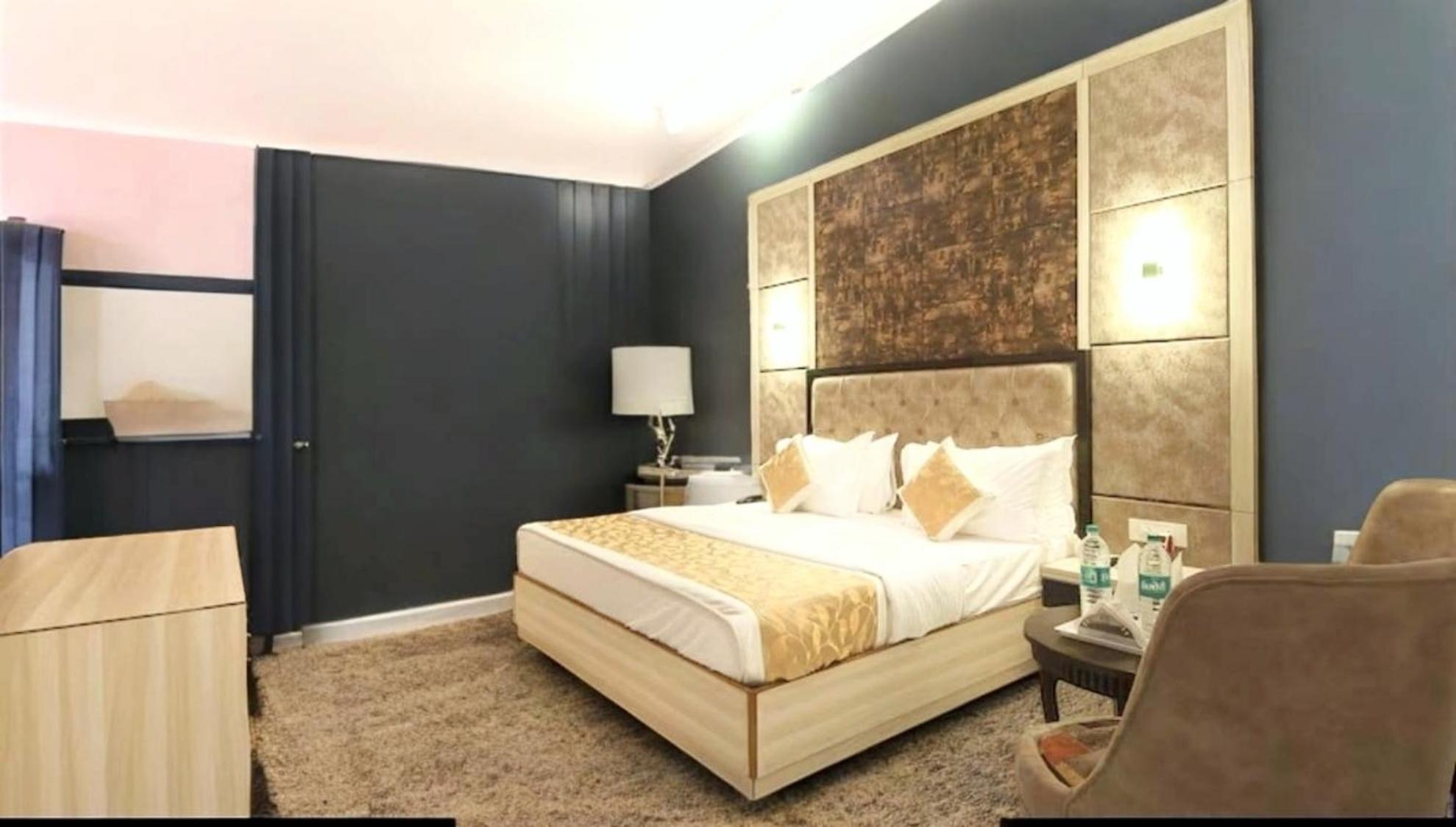 Hotel The Almora By Rs Global Near By Delhi International Airport With - Free Airport Drop Neu-Delhi Exterior foto