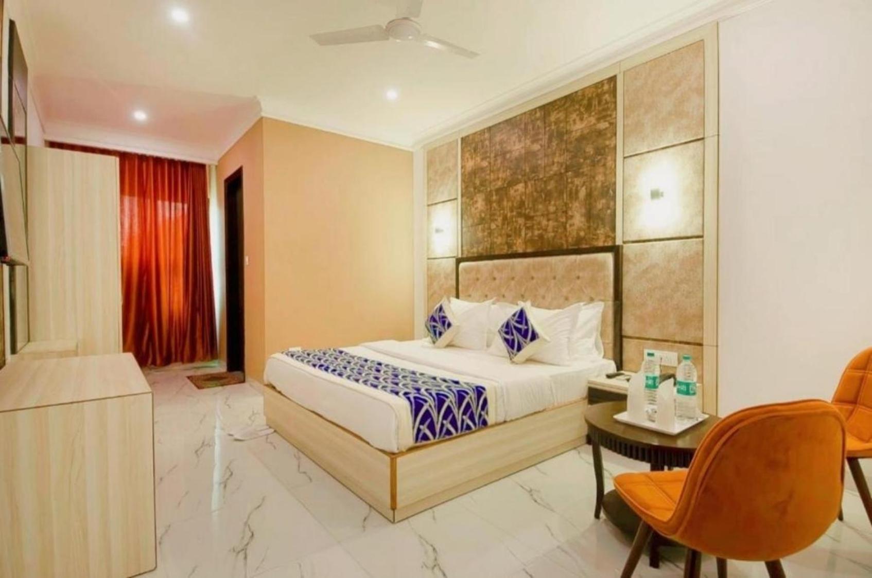 Hotel The Almora By Rs Global Near By Delhi International Airport With - Free Airport Drop Neu-Delhi Exterior foto