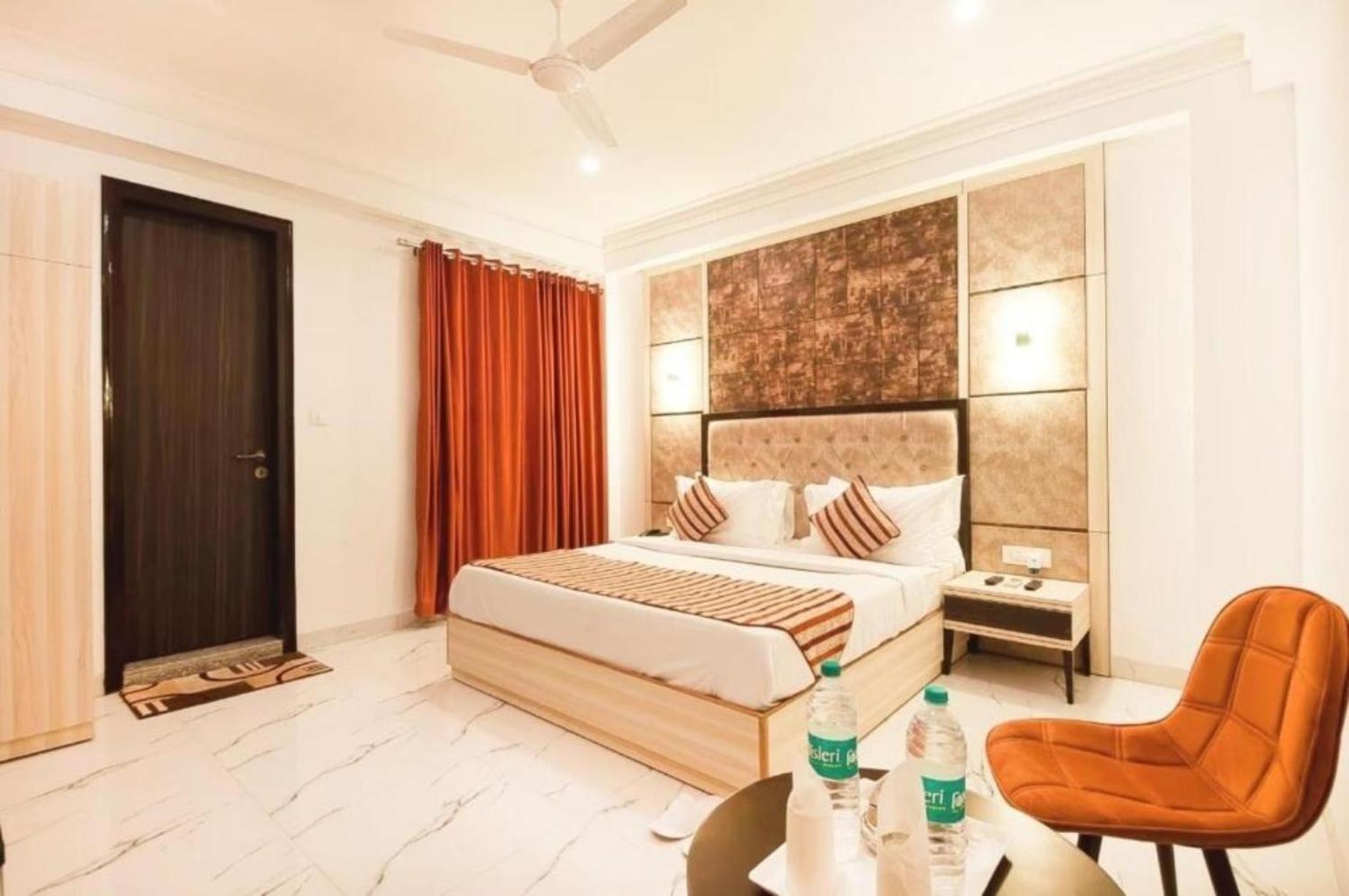 Hotel The Almora By Rs Global Near By Delhi International Airport With - Free Airport Drop Neu-Delhi Exterior foto